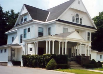 Exterior shot of Paul L Murphy & Son Funeral Home